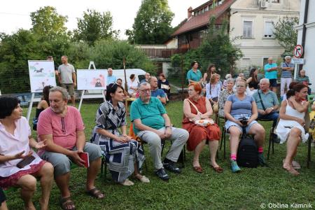 Ob Maistrovem letu izšla pesniška zbirka Maistrovih trideset (11)